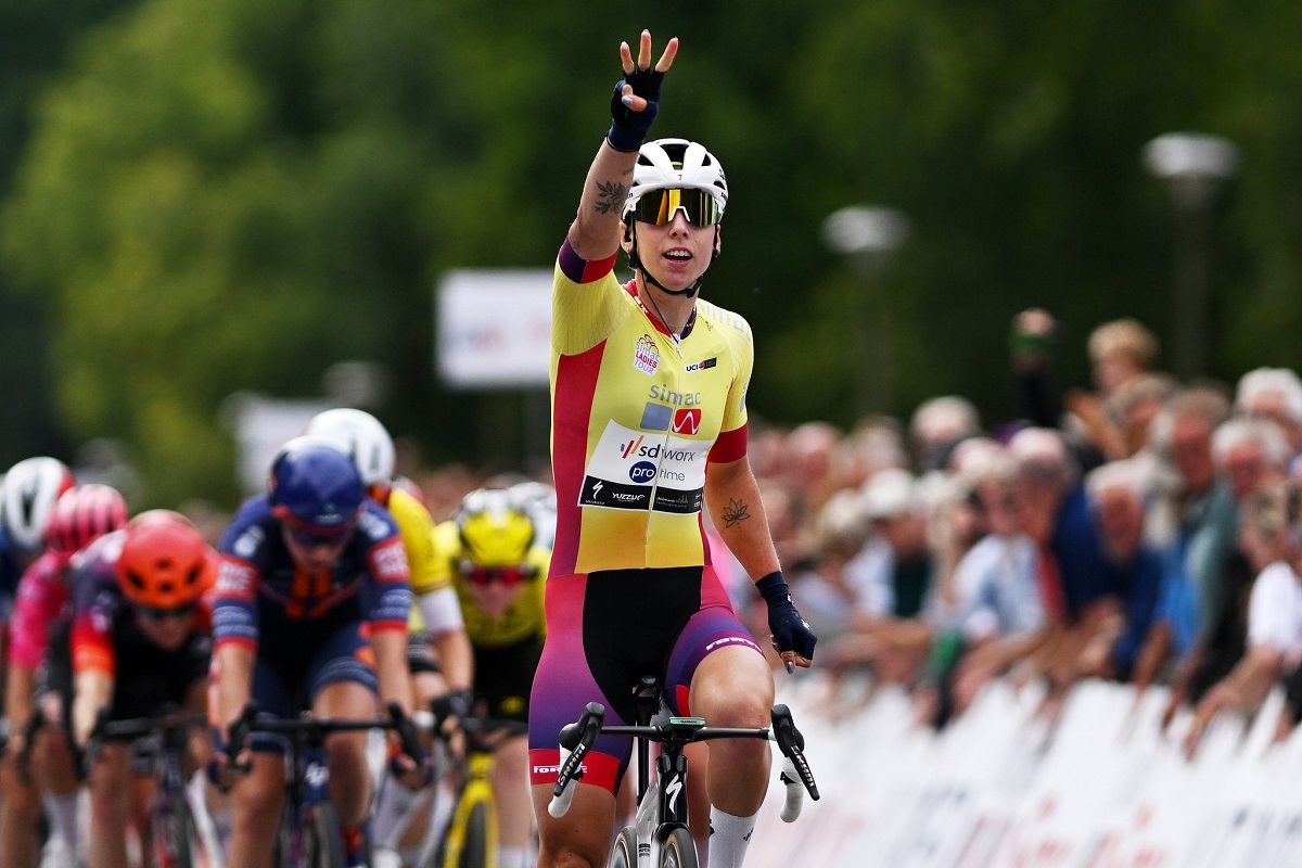 Simac Ladies Tour 2025, tris di Lorena Wiebes che fa il vuoto in volata