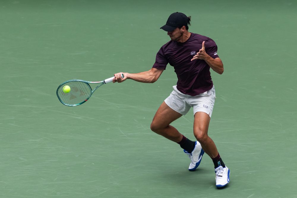 ATP Tokyo 2025, Darderi supera Nishioka e approda agli ottavi di finale