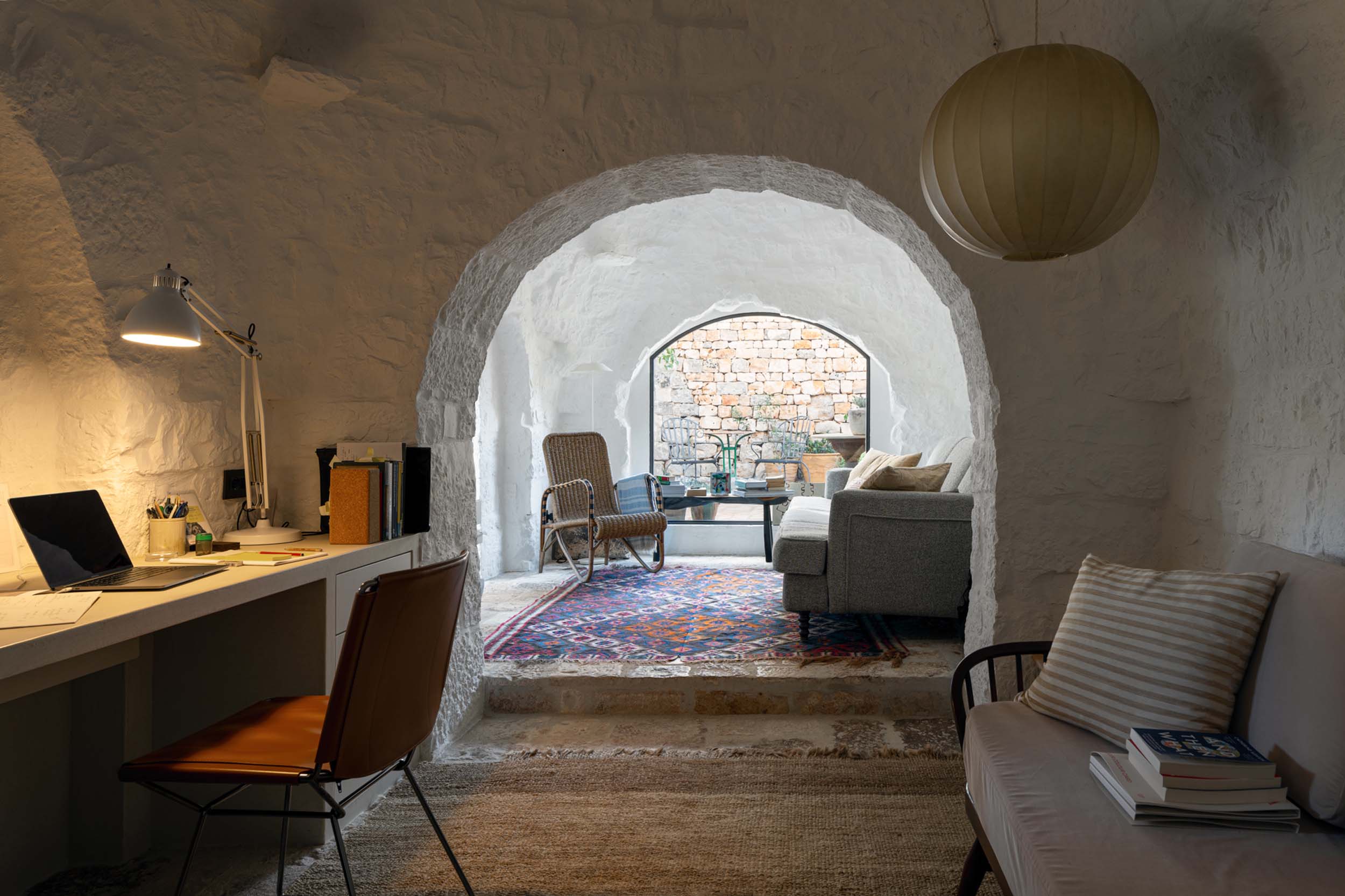 Un’antica masseria a Ostuni diventa il buen retiro di una coppia di australiani