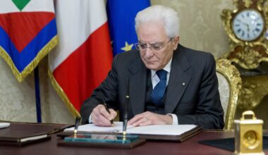 Mattarella a Flotilla: affidate aiuti alla Chiesa di Gerusalemme. Si tratta