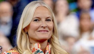 Mette-Marit di Norvegia cancella il viaggio negli USA: la sua salute preoccupa