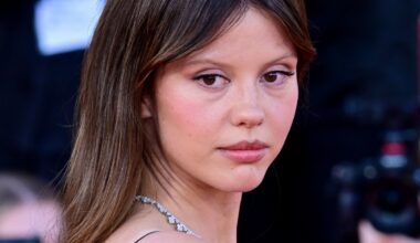 Mia Goth, chi è l'attrice di Frankenstein di Guillermo Del Toro
