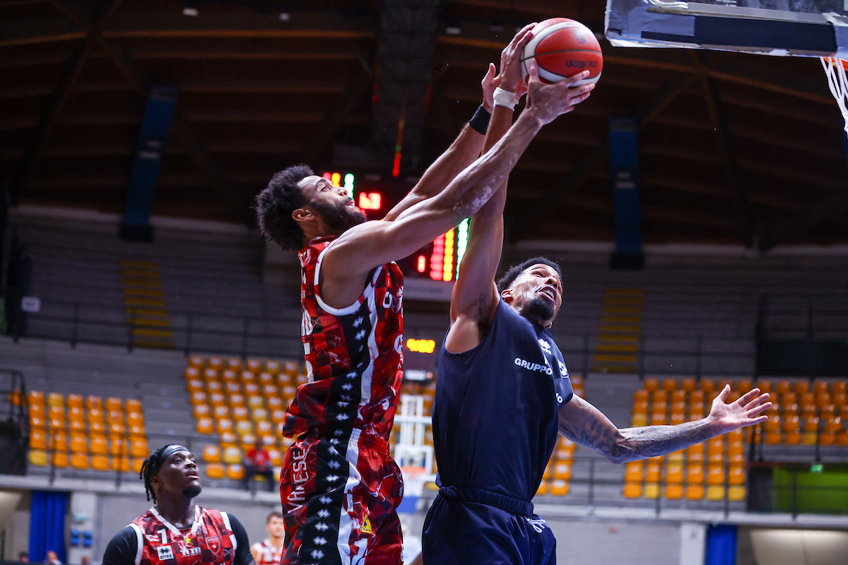Pallacanestro Varese senza Renfro, due test probanti in settimana