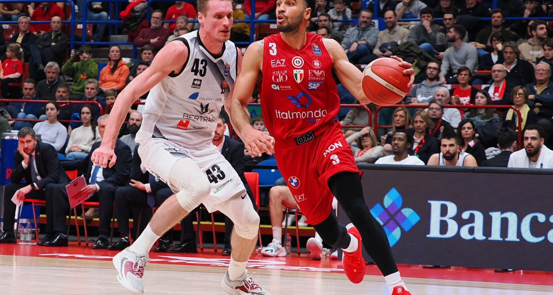 Napoli Basket: Chiusura di mercato con il botto. Arriva Naz Mitrou-Long
