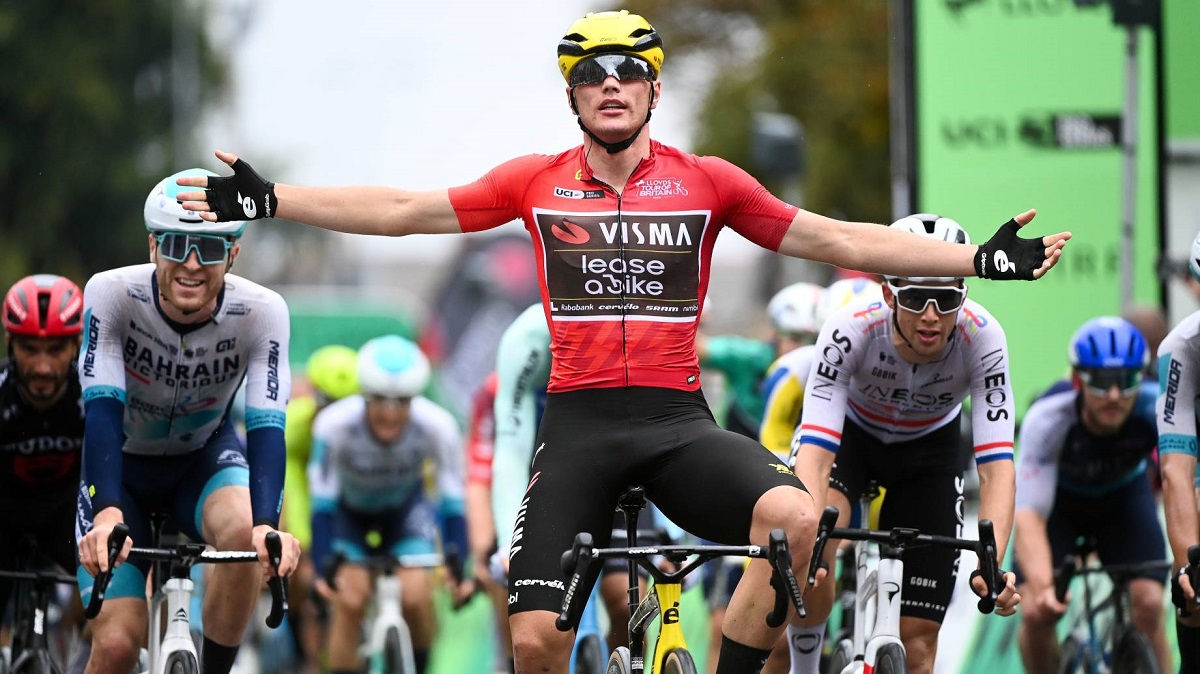 Tour of Britain 2025, Olav Kooij si prende anche l'ultima tappa! 4° Edoardo Zambanini, Romain Grégoire vince la corsa