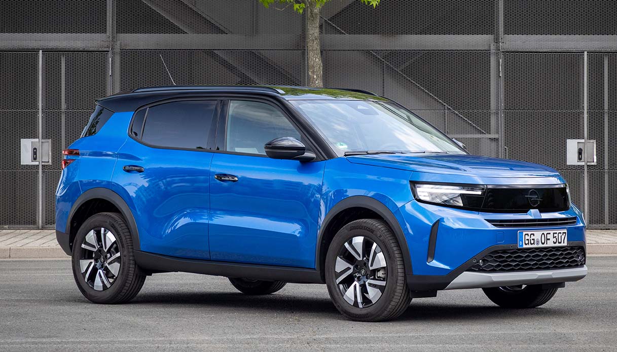 Opel Frontera GS, il nuovo SUV da sette posti super versatile