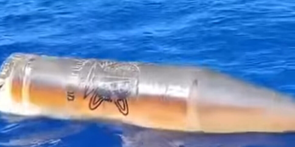 Relitto misterioso tra Lampedusa e Lampione: cilindro con logo israeliano in mare