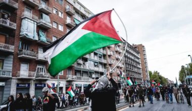 Manifestazioni pro Palestina, cortei in tutta Italia: scontri a Torino con la polizia