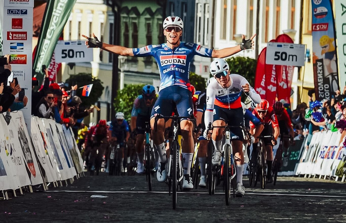 Giro di Slovacchia 2025, Paul Magnier subito dominante in volata! 5° Alessio Delle Vedove, 8° Nicolò Arrighetti