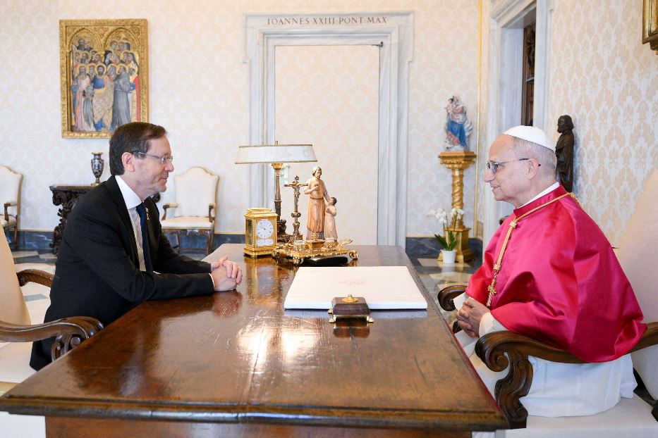 Il presidente israeliano Isaac Herzog in udienza da papa Leone XIV