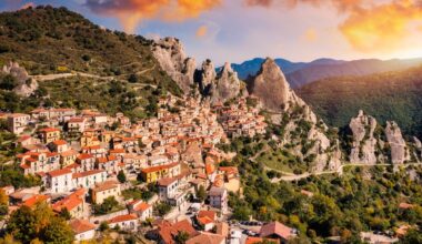 Autunno 2025: 3 viaggi in Italia che pochi conoscono e che costano meno di una cena fuori - alanews