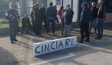 Aura: scatta la Cassa integrazione, lavoratori in protesta