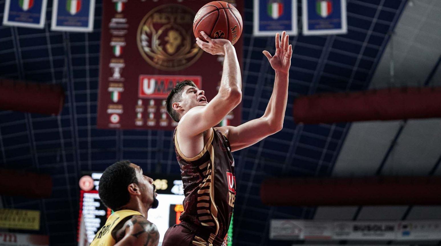 Reyer Venezia bocciata all'esordio, al Taliercio passa l'Aris