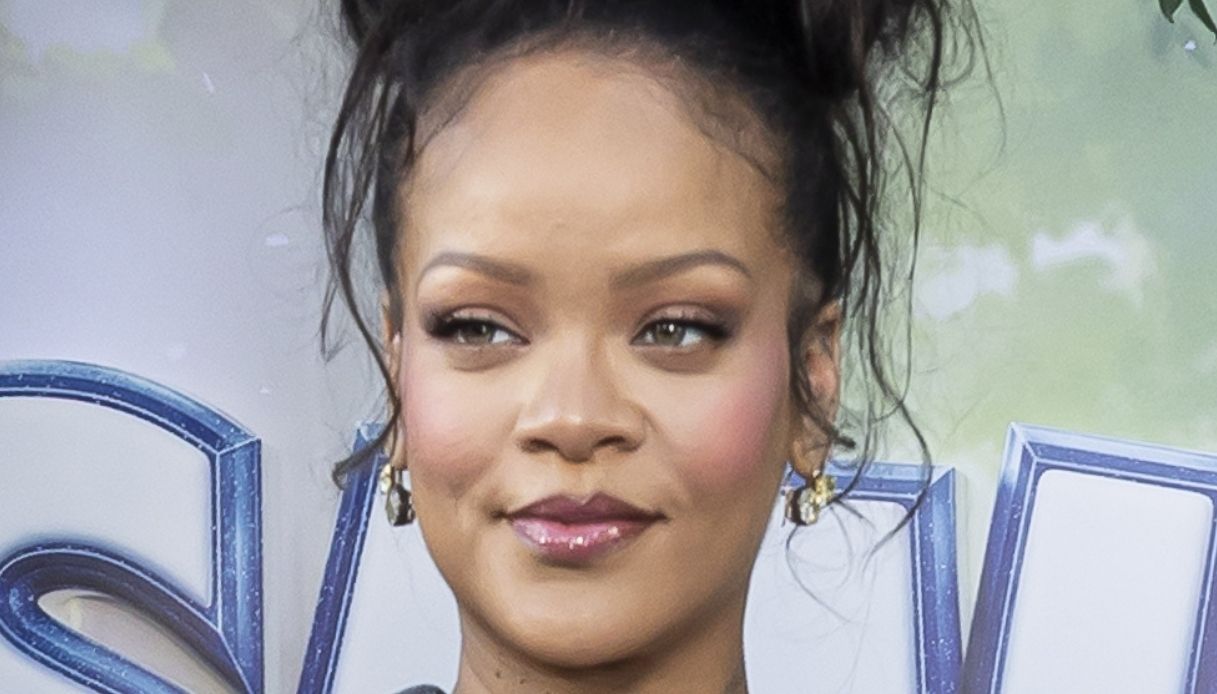 Rihanna è diventata mamma per la terza volta, la prima foto e il nome della bambina