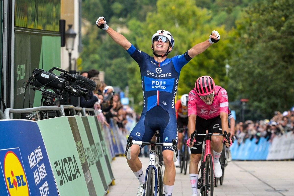 Giro del Lussemburgo 2025, volata lunghissima di Romain Grégoire! 4° Andrea Vendrame, 7° Giacomo Ballabio