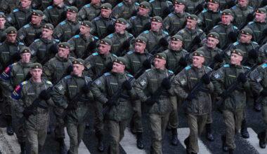 Russia, Putin ordina coscrizione di 135mila cittadini per il servizio militare | Il Fatto Quotidiano