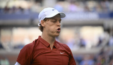 Un ex giocatore francese avverte Sinner: "Se gioca così, rischia di scendere in classifica"