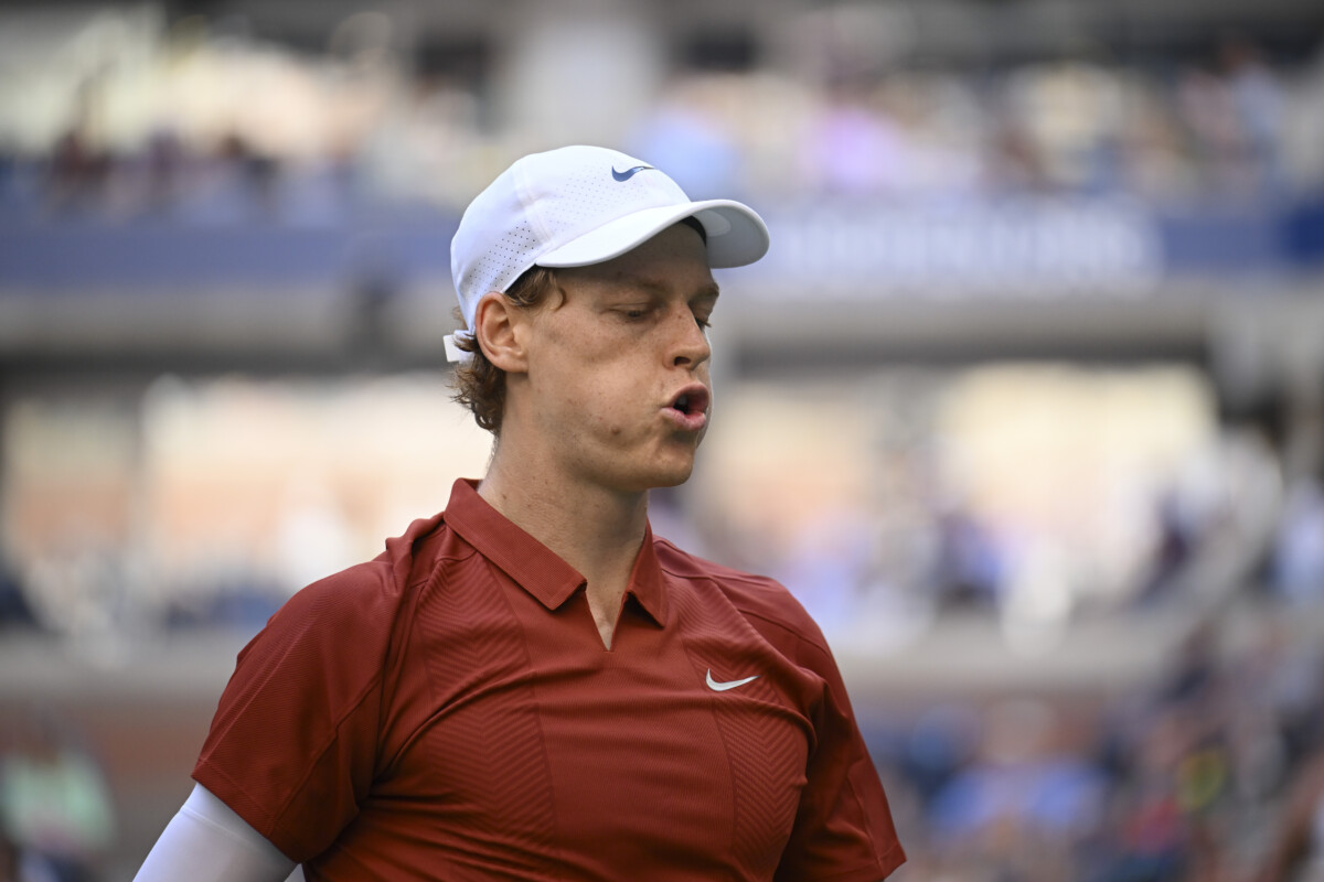 Un ex giocatore francese avverte Sinner: "Se gioca così, rischia di scendere in classifica"