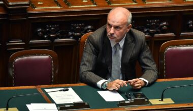 Schillaci: "Obbligo sui vaccini resta, no a una sanità politicizzata" - Sky TG24