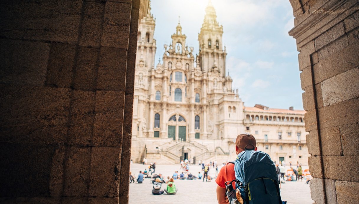 Santiago de Compostela travolta dall’overtourism: città in crisi