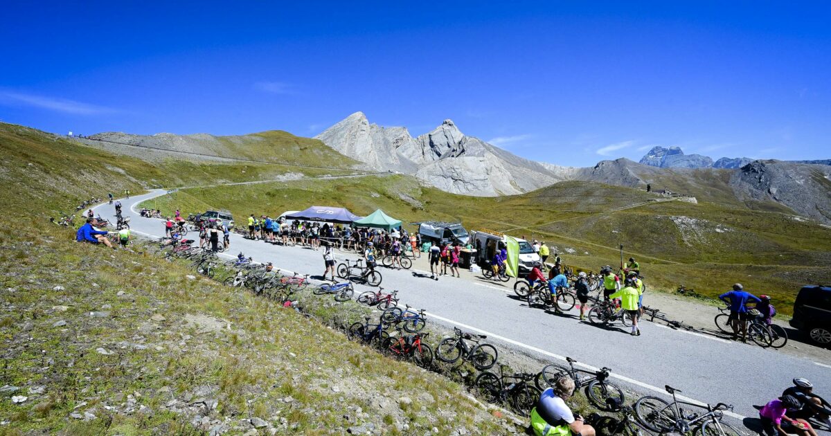 Colle dell'Agnello, 1.500 ciclisti chiudono Scalate leggendarie 2025 - La Guida