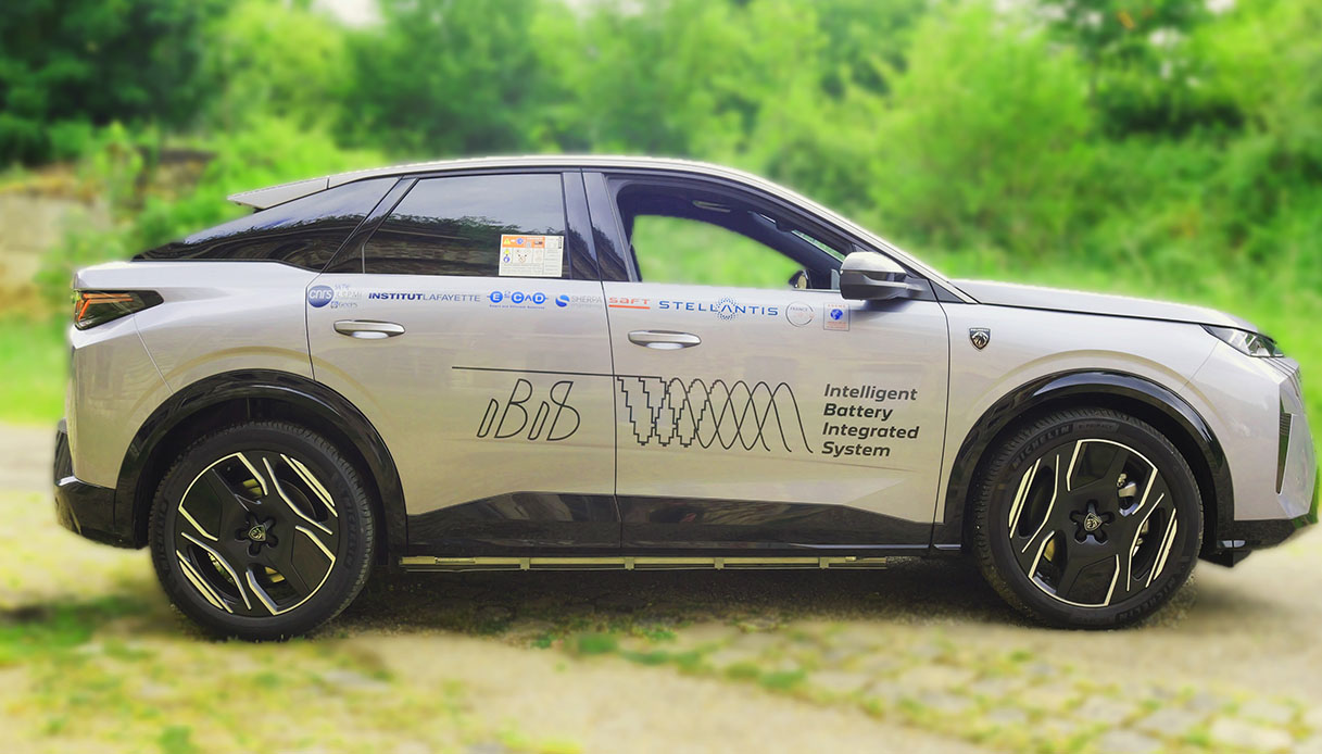 Primo prototipo con Intelligent Battery Integrated System, anteprima mondiale