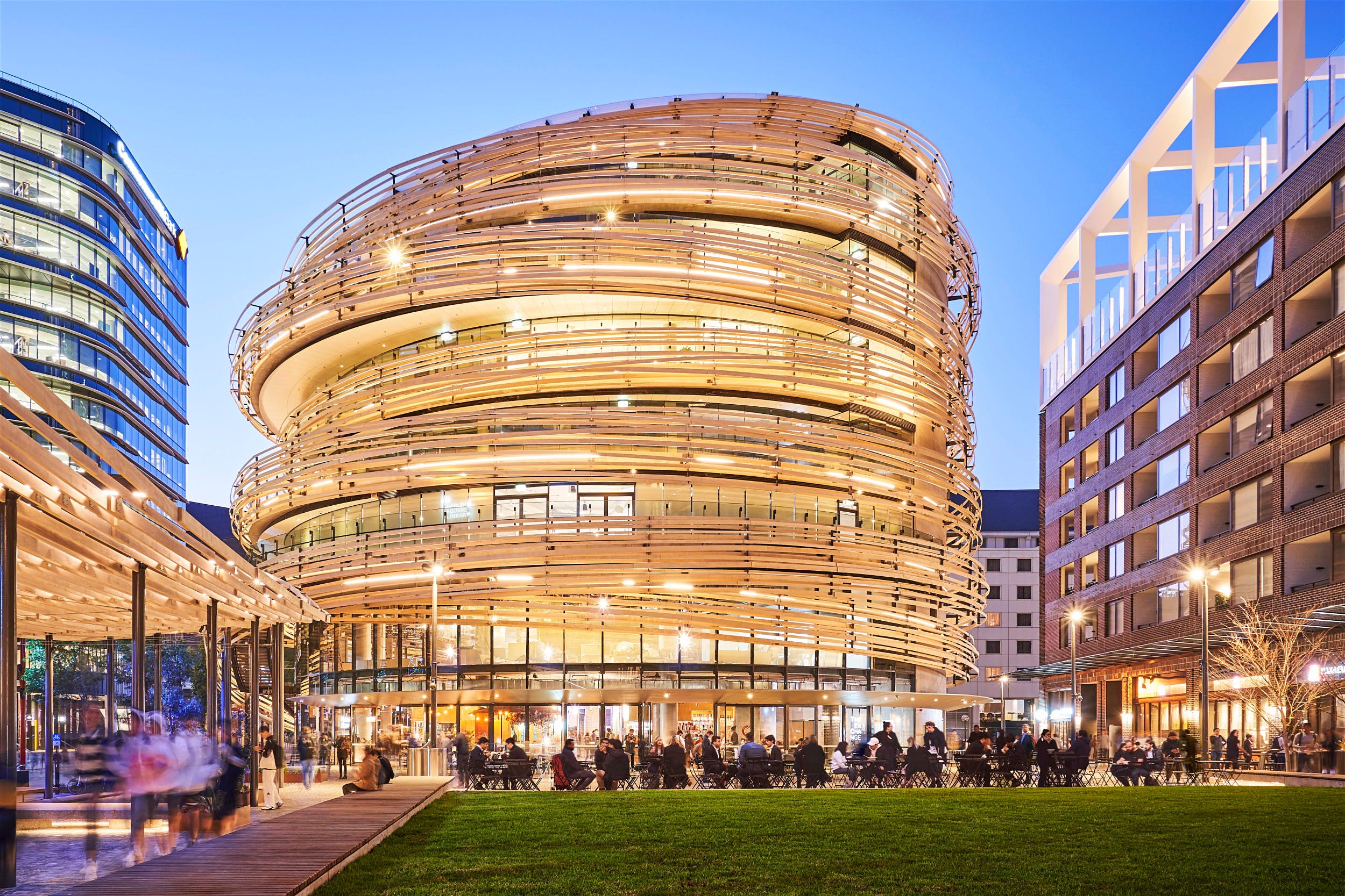 The Exchange: una straordinaria biblioteca pubblica ha aperto a Sydney