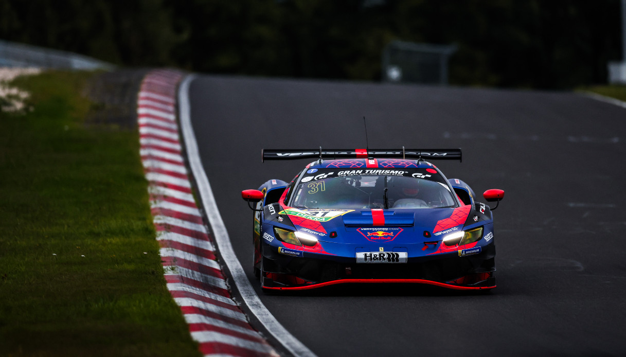 trionfo nella 4h del Nurburgring con la Ferrari 296 GT3