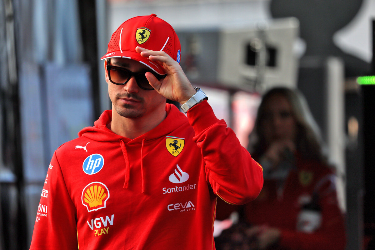 Leclerc nel paddock di Austin
