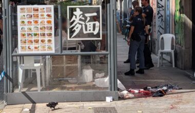 Mattinata di sangue in centro a Milano, accoltellato un uomo: è grave