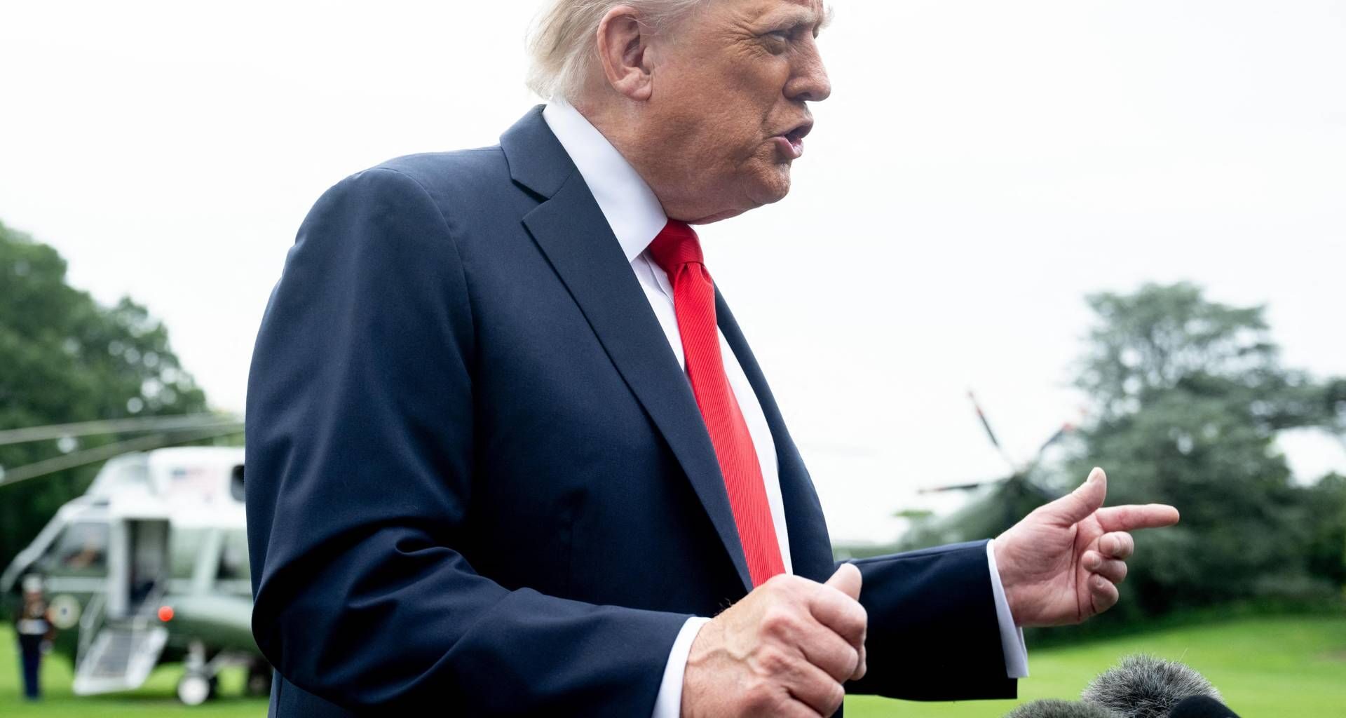 Trump gela il giornalista. "Stai zitto", il video dello scontro