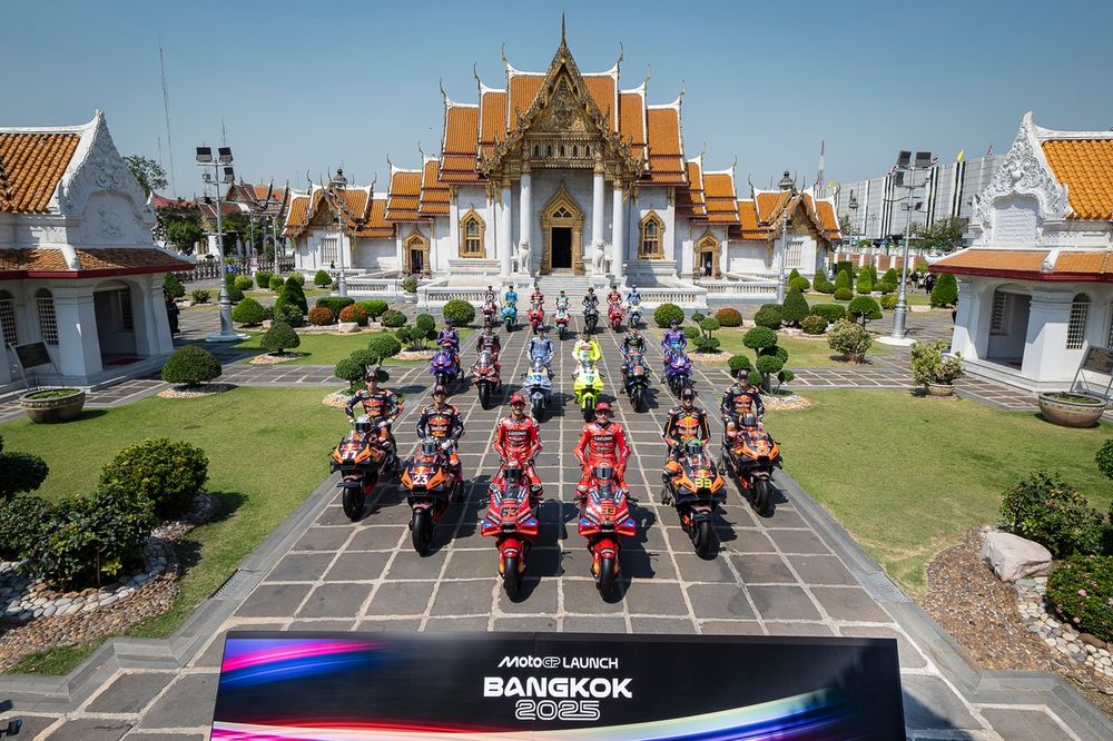 Todas las motos y pilotos de MotoGP de 2025 en la presentación de Bangkok