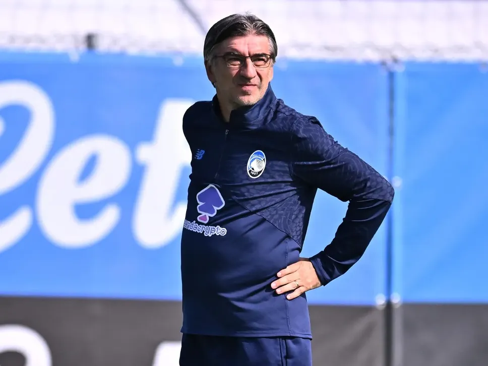 Mister Juric durante gli allenamenti