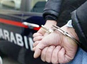 SANTA MARIA CAPUA VETERE, BLITZ DEI CARABINIERI: TRE ARRESTI PER DROGA, DENUNCE E SANZIONI