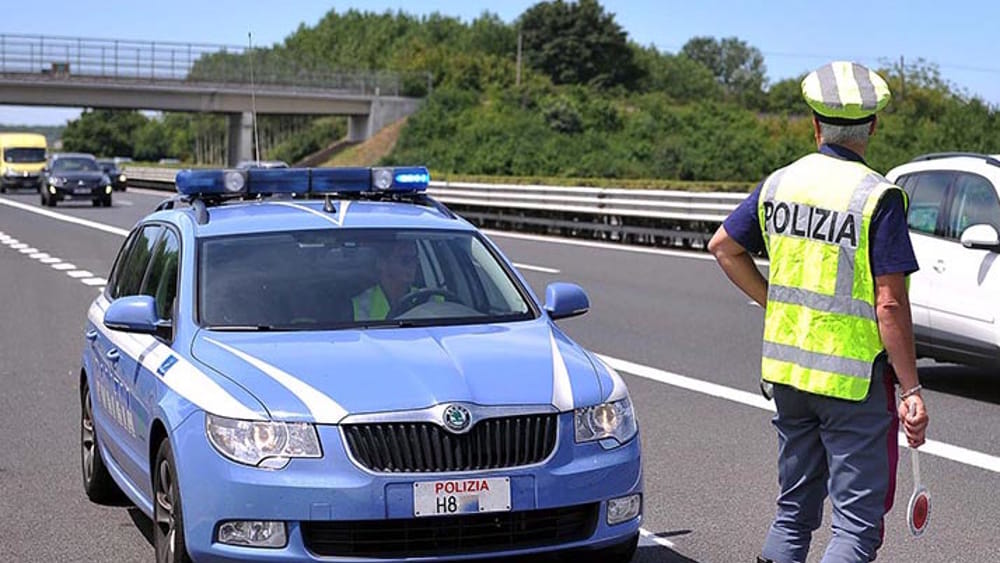 Tragedia sulla Palermo-Mazara, automobilista scivola in un terrapieno dopo un incidente e muore