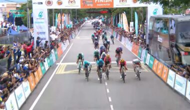 Tour de Langkawi 2025, duello all'ultimo centimetro in volata fra Matteo Malucelli e Alexander Kristoff - La vittoria è dell'italiano