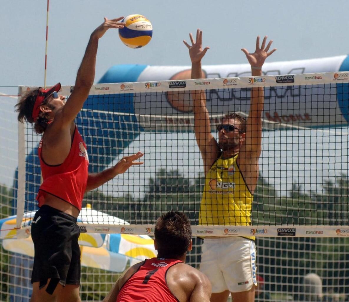 Atleti da tutta Europa al Polo Est village per il beach volley