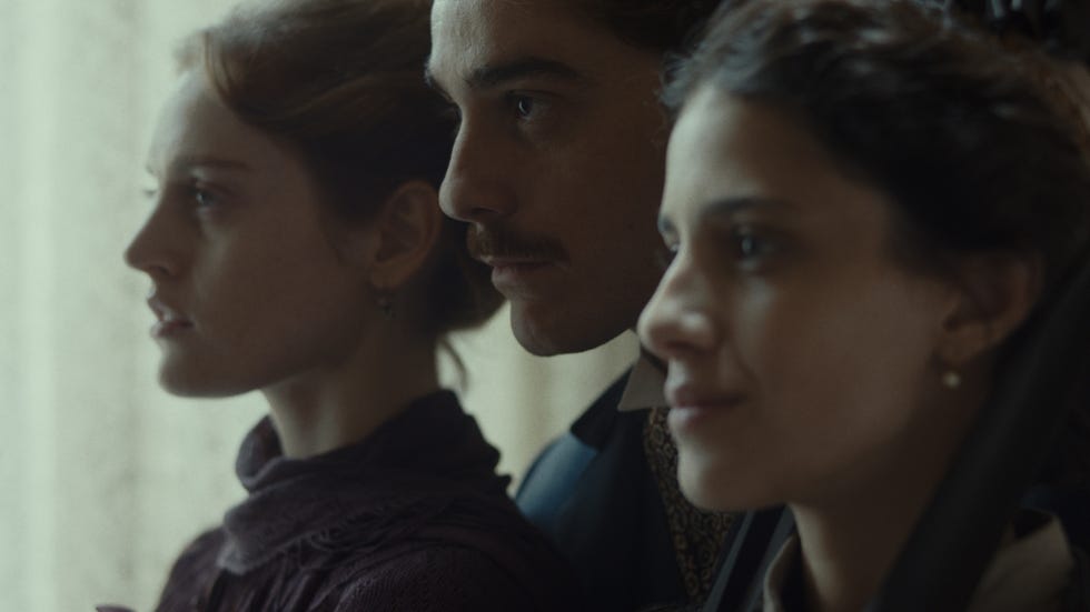 benedetta porcaroli, federrico cesari, liliana bottone. zvanì