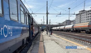 bloccati tutti i i treni fra le stazioni di Brindisi e Lecce