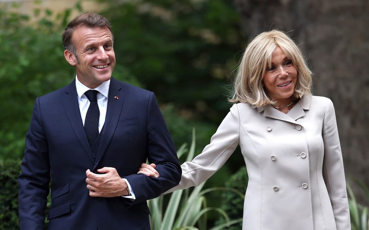 Brigitte Macron alla causa contro l'influencer Candace Owens presenterà prova che è nata donna