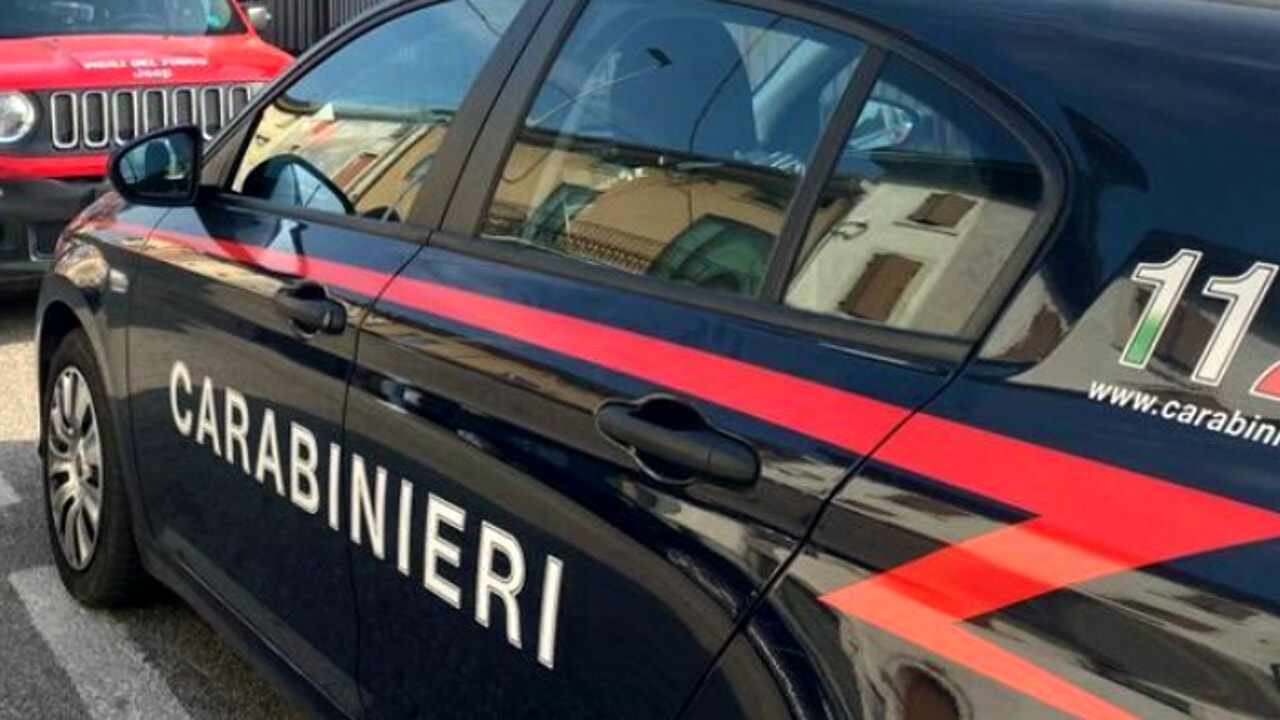 Adolescente trovato senza vita nella piscina di una villetta a Verona