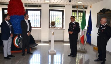 Una scultura per i carabinieri di Arezzo. Il dono di Lucio Minigrilli