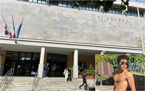Processo Ciro Grillo, salta udienza: lutto presidente collegio. Oggi era attesa la sentenza