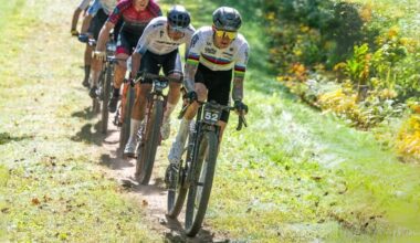 LA MAGLIA DI CAMPIONE DEL MONDO XCM DEBUTTA… SU UNA MONSTER GRAVEL. NIENTE COPPA DEL MONDO