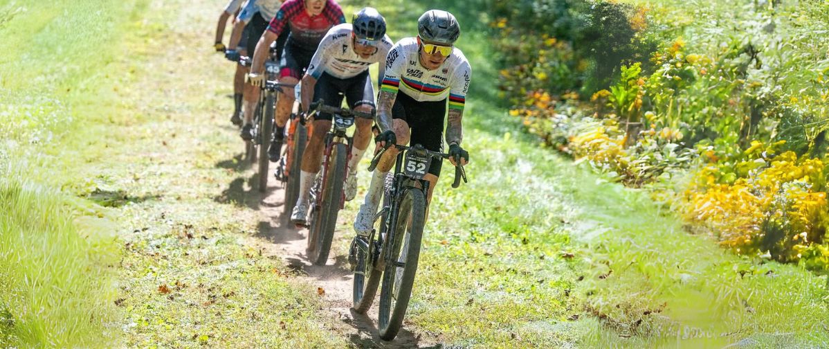 LA MAGLIA DI CAMPIONE DEL MONDO XCM DEBUTTA… SU UNA MONSTER GRAVEL. NIENTE COPPA DEL MONDO