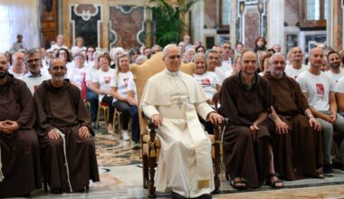Il Papa: vivere la carità attenti al bene integrale del prossimo