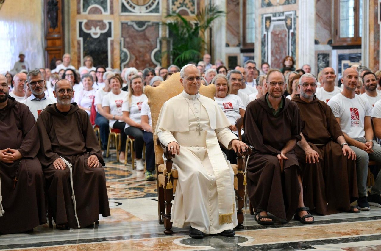 Il Papa: vivere la carità attenti al bene integrale del prossimo
