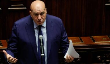 Flotilla, Crosetto: “Due navi a protezione, ma nessuna garanzia in acque israeliane”