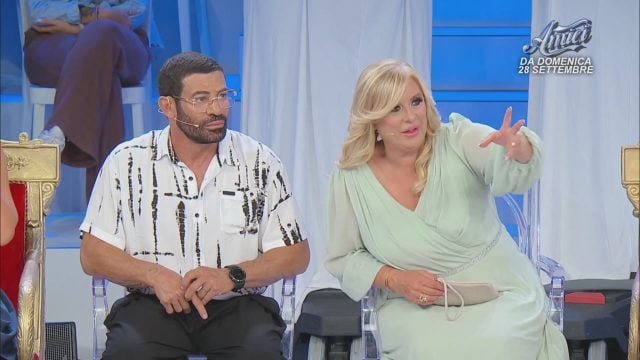 Tina: Pasquale, invece di ballare con Gemma… - Uomini e donne Clip | Witty TV - Witty TV
