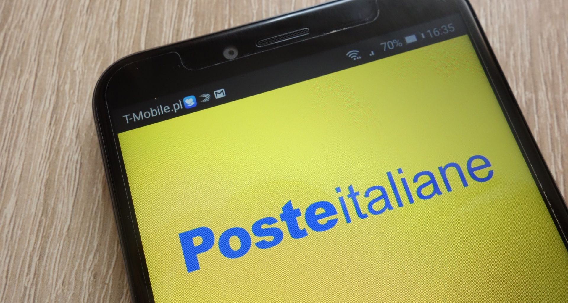 Dati di 1 milione di clienti Poste Italiane in vendita sul dark web: cosa è successo?